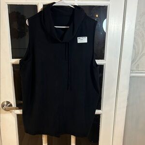 B17.    Sleeveless Black Hooded Top